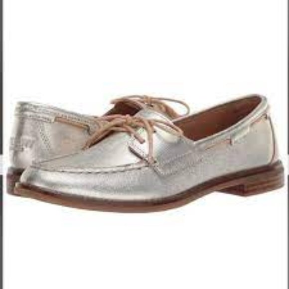 NEW Sperry  Women's Seaport Boat Shoe, Gold Leather  Size 5 M  New With Box - Picture 1 of 7